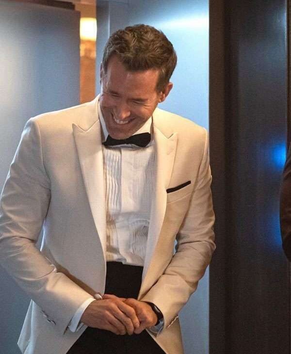 Red Notice Ryan Reynolds White Blazer